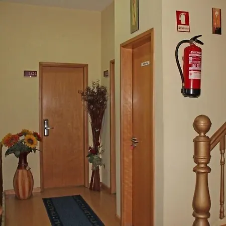 Гостевой дом Estrela 2*