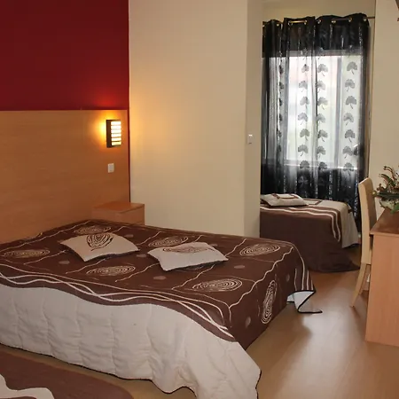 Guest House Estrela 2*